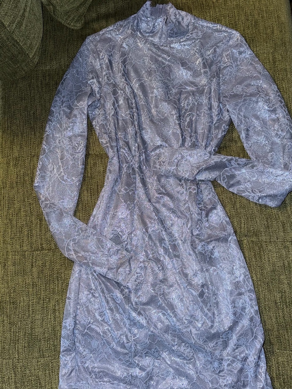 Elegant Blue Lace Long-Sleeve Dress